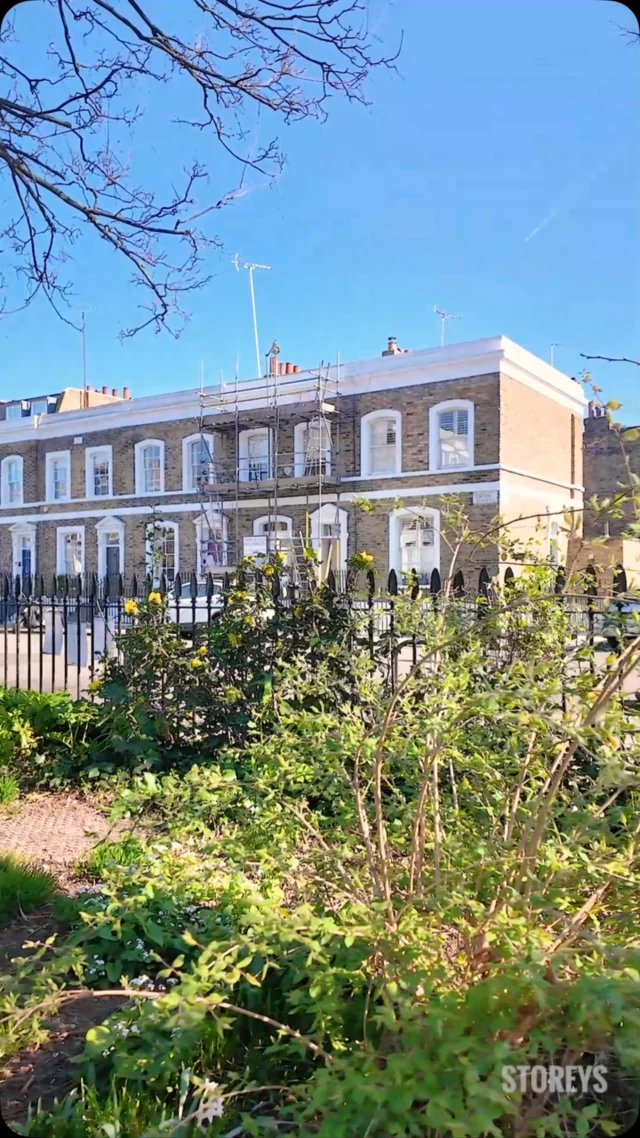 ❗️24 Hour Pre Launch❗️

Linton Street, Arlington Square, Islington N1

📥 DM to be the first to view this homely one bedroom period conversion situated adjacent to the renowned Arlington Square, be sure the check out our favourite pub @thehanburyn1 for a spot of lunch or pint afterwork. 

Secluded courtyard and share of freehold. 

🏷️ £595,000 

#islington_london #periodproperty #periodhome #arlingtonsquare #upperstreet #storeys #forsale #prelaunch #selling #home #luxuryhomes #victorianhome #livingstoreys