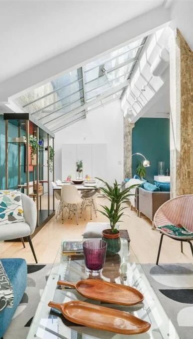 One of the most unique properties in all of Shoreditch 🔥

❗️24 Hour Pre Launch❗️

New Inn Square, New Inn Street, Shoreditch EC2A

📥 DM to be the first to view this spectacular vast spanning 2700 Sq. Ft loft duplex with exceptional living space, high ceilings, exposed beams, skylight window, live work option, 5 bedrooms with 3 bathrooms and courtyard. 

🏷️ £2,500,000

#newinnsquare #newinnstreet #shoreditch #shoreditchstreetart #luxuryhouse  #storeys #sales #prelaunch #forsale #selling #livingstoreys #architecture #luxuryhomes #duplex #londonproperty #interiordesign